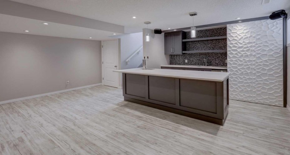 BASEMENT WET BAR