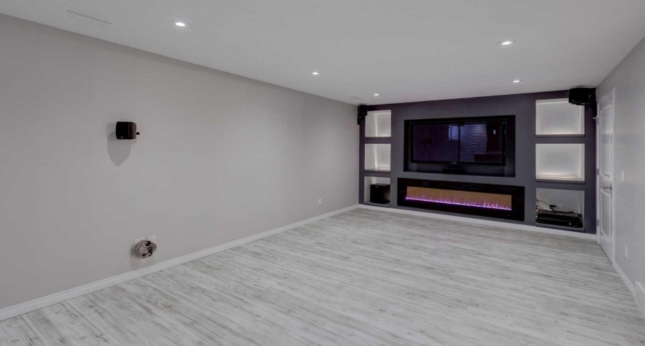 BASEMENT RECREATION ROOM