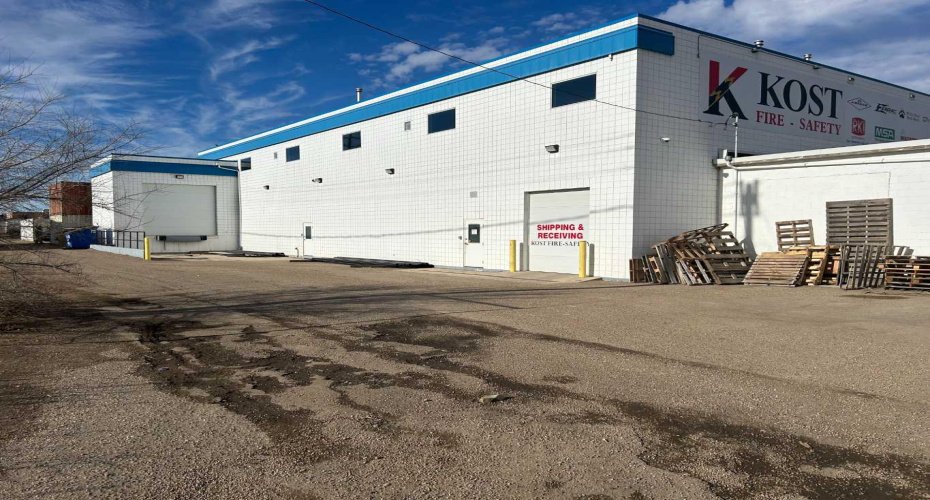 655 14 Street, Medicine Hat, Alberta T1A 4V5, ,Commercial,For Lease,14,A2292401