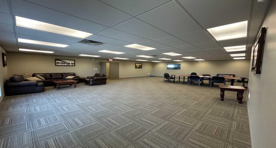 655 14 Street, Medicine Hat, Alberta T1A 4V5, ,Commercial,For Lease,14,A2292401
