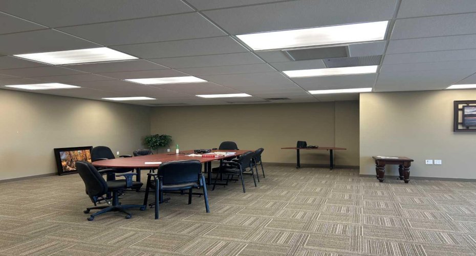 655 14 Street, Medicine Hat, Alberta T1A 4V5, ,Commercial,For Lease,14,A2292401