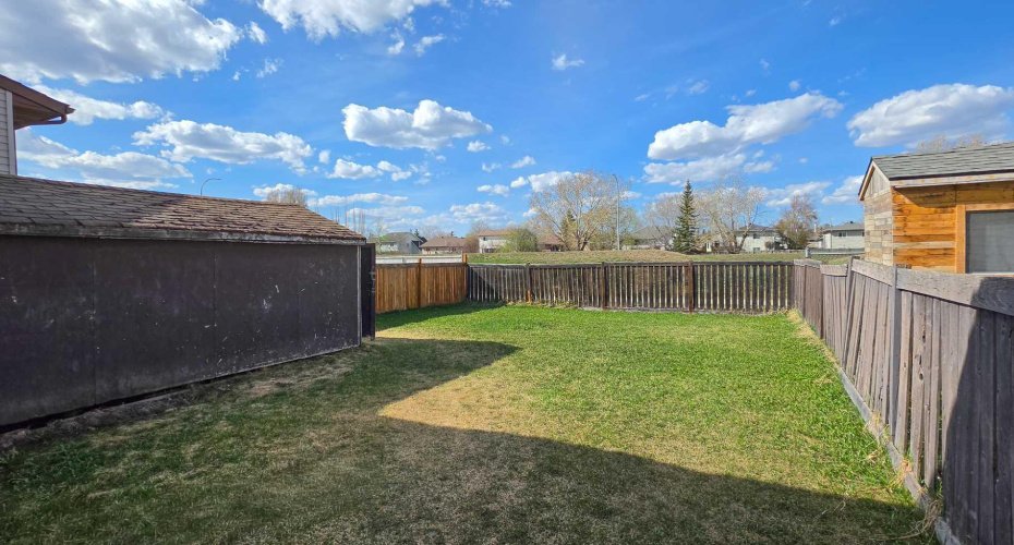 9340 67 Avenue, Grande Prairie, Alberta T8W 1C2, 3 Bedrooms Bedrooms, ,2 BathroomsBathrooms,Residential,For Sale,67,A2287123