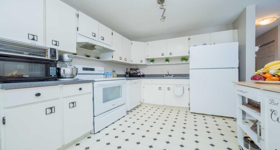 9340 67 Avenue, Grande Prairie, Alberta T8W 1C2, 3 Bedrooms Bedrooms, ,2 BathroomsBathrooms,Residential,For Sale,67,A2287123