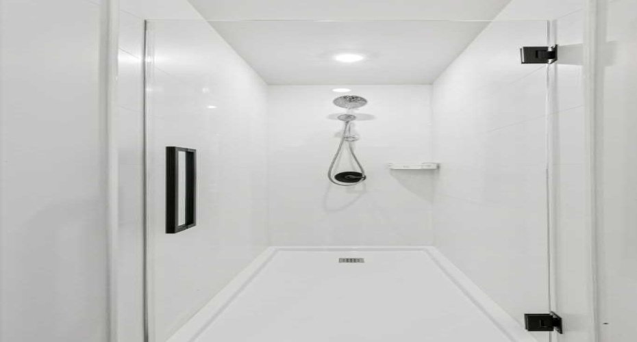 1107 Gladstone Road, Calgary, Alberta T2N 3T1, 3 Bedrooms Bedrooms, ,3 BathroomsBathrooms,Residential,For Sale,Gladstone,A2289191