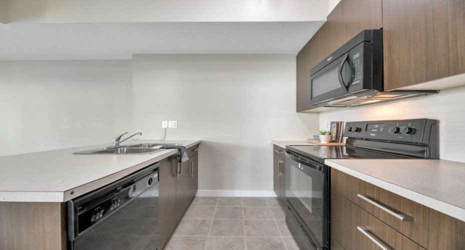 300 Marina Drive, Chestermere, Alberta T1X 0P6, 2 Bedrooms Bedrooms, ,1 BathroomBathrooms,Residential,For Sale,Marina,A2291525