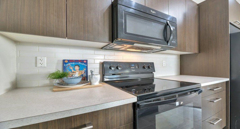 300 Marina Drive, Chestermere, Alberta T1X 0P6, 2 Bedrooms Bedrooms, ,1 BathroomBathrooms,Residential,For Sale,Marina,A2291525