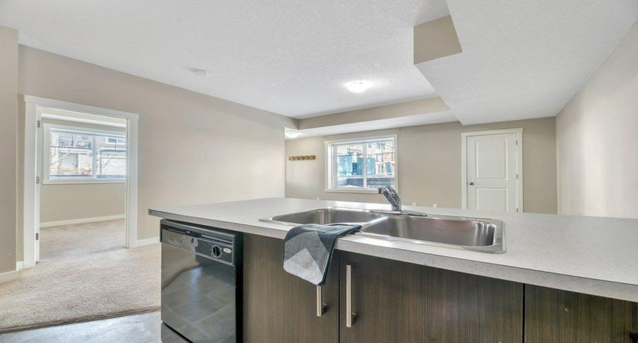 300 Marina Drive, Chestermere, Alberta T1X 0P6, 2 Bedrooms Bedrooms, ,1 BathroomBathrooms,Residential,For Sale,Marina,A2291525