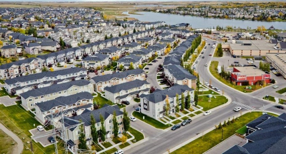 300 Marina Drive, Chestermere, Alberta T1X 0P6, 2 Bedrooms Bedrooms, ,1 BathroomBathrooms,Residential,For Sale,Marina,A2291525