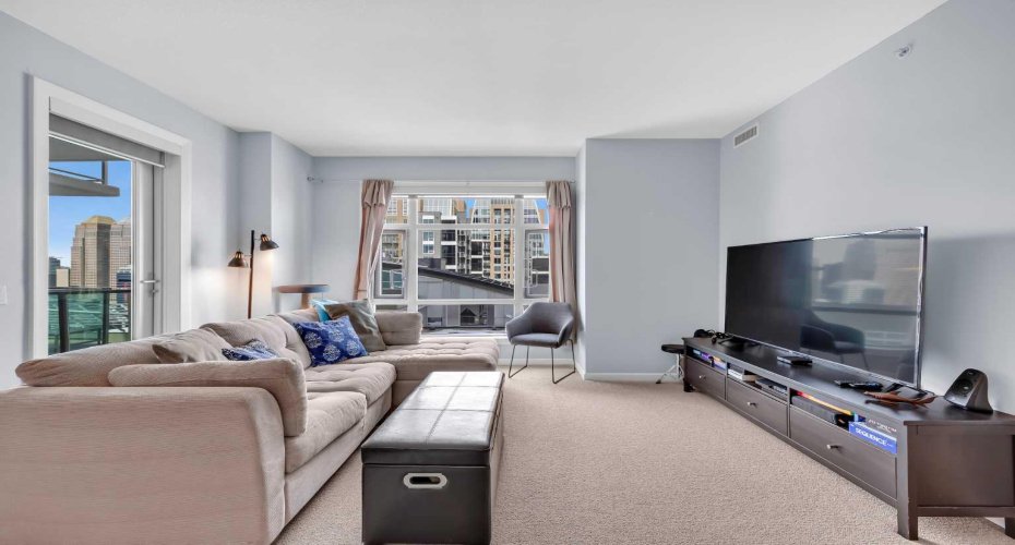 210 15 Avenue, Calgary, Alberta T2G 0B5, 2 Bedroom Bedrooms, 0 ,2 BathroomBathrooms,Residential,For Sale,15,0,A2291884
