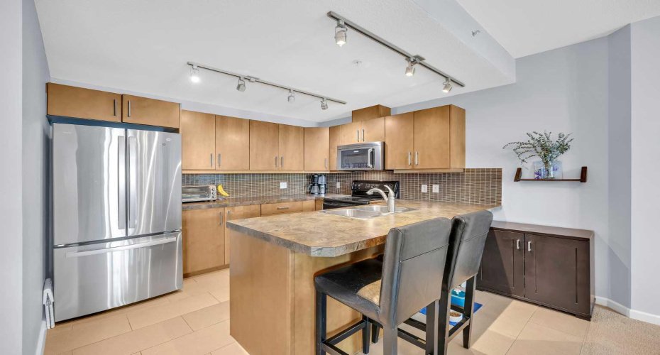 210 15 Avenue, Calgary, Alberta T2G 0B5, 2 Bedroom Bedrooms, 0 ,2 BathroomBathrooms,Residential,For Sale,15,0,A2291884