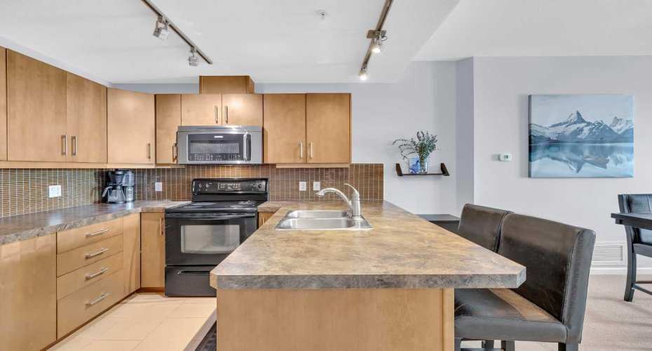 210 15 Avenue, Calgary, Alberta T2G 0B5, 2 Bedroom Bedrooms, 0 ,2 BathroomBathrooms,Residential,For Sale,15,0,A2291884