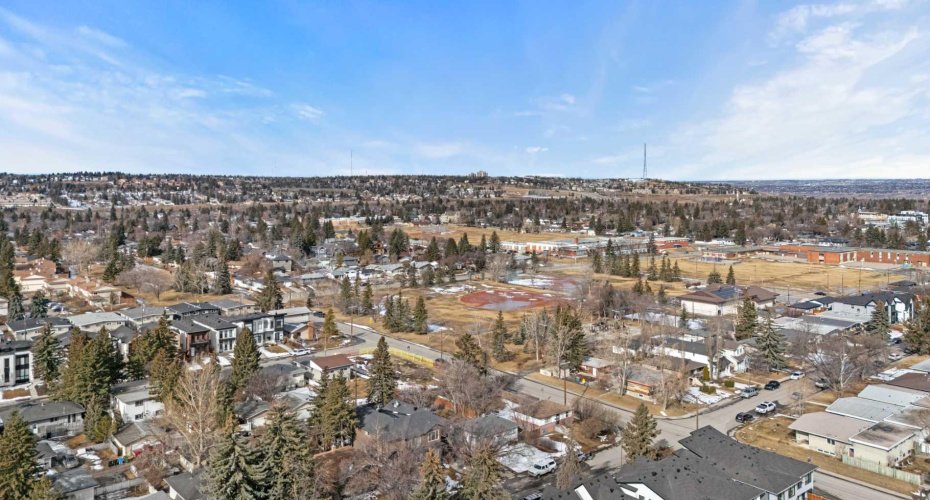 1403 43 Street, Calgary, Alberta T3E 0Y4, 2 Bedroom Bedrooms, 0 ,1 BathroomBathrooms,Residential,For Sale,43,0,A2292244