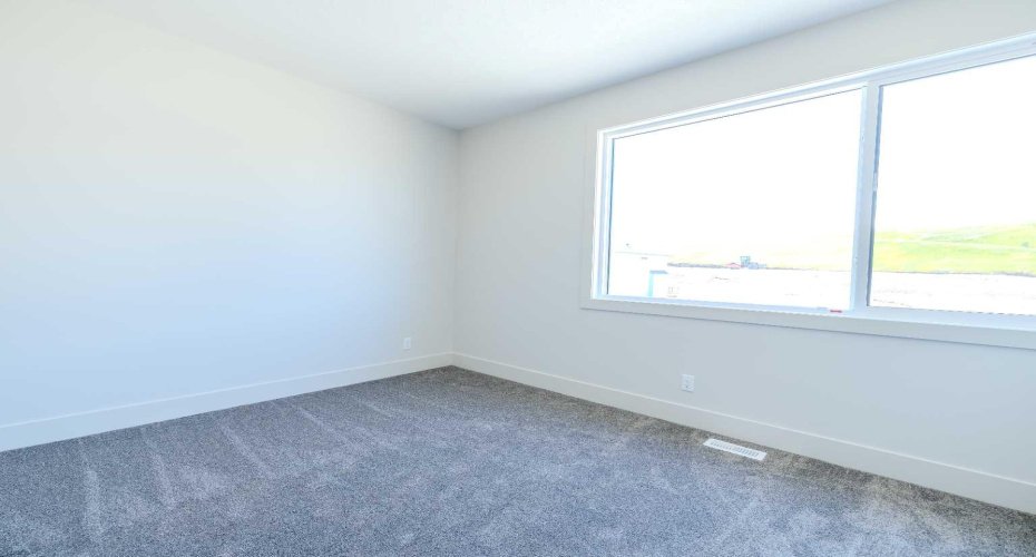 12 Tillotson Downs, Okotoks, Alberta T1S 4Z5, 3 Bedrooms Bedrooms, ,3 BathroomsBathrooms,Residential,For Sale,Tillotson,A2292428