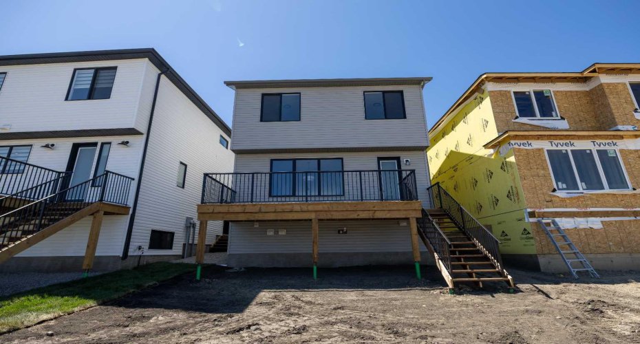 12 Tillotson Downs, Okotoks, Alberta T1S 4Z5, 3 Bedrooms Bedrooms, ,3 BathroomsBathrooms,Residential,For Sale,Tillotson,A2292428