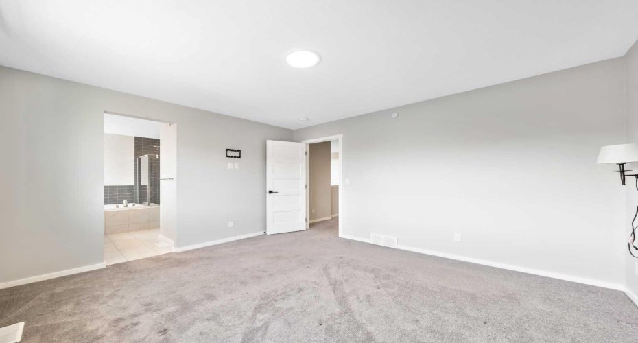 98 Lucas Crescent, Calgary, Alberta T3G 3M9, 4 Bedroom Bedrooms, 0 ,4 BathroomBathrooms,Residential,For Sale,Lucas,0,A2292462