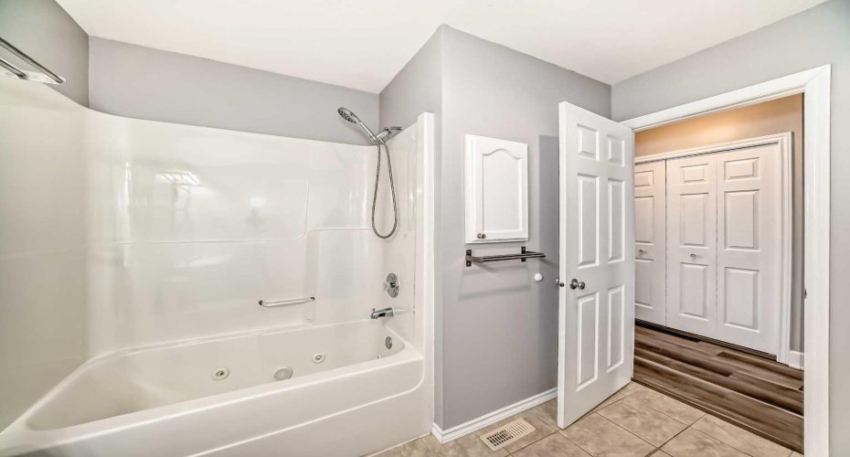 31 Coventry Road, Calgary, Alberta T3K 5M9, 4 Bedroom Bedrooms, 0 ,3 BathroomBathrooms,Residential,For Sale,Coventry,0,A2292502