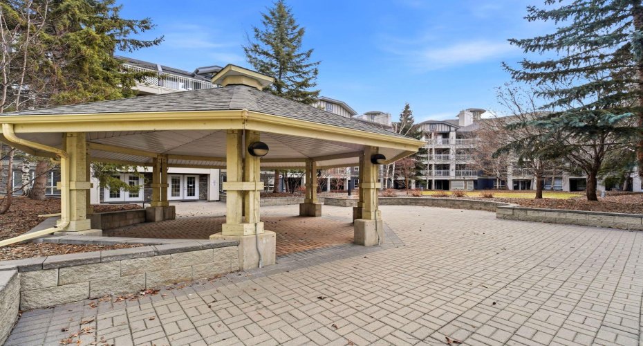 35 Richard Court, Calgary, Alberta T3E 7N9, 1 Bedroom Bedrooms, 0 ,1 BathroomBathrooms,Residential,For Sale,Richard,0,A2292506