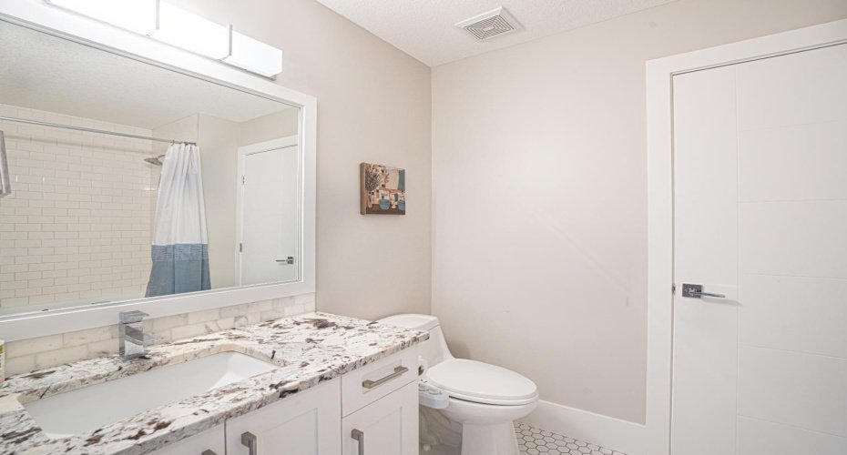 321 Kinniburgh Cove, Chestermere, Alberta T1X 0P4, 6 Bedrooms Bedrooms, ,6 BathroomsBathrooms,Residential,For Sale,Kinniburgh,A2292508