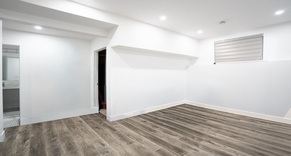 321 Kinniburgh Cove, Chestermere, Alberta T1X 0P4, 6 Bedrooms Bedrooms, ,6 BathroomsBathrooms,Residential,For Sale,Kinniburgh,A2292508