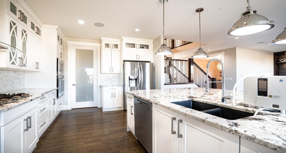 321 Kinniburgh Cove, Chestermere, Alberta T1X 0P4, 6 Bedrooms Bedrooms, ,6 BathroomsBathrooms,Residential,For Sale,Kinniburgh,A2292508