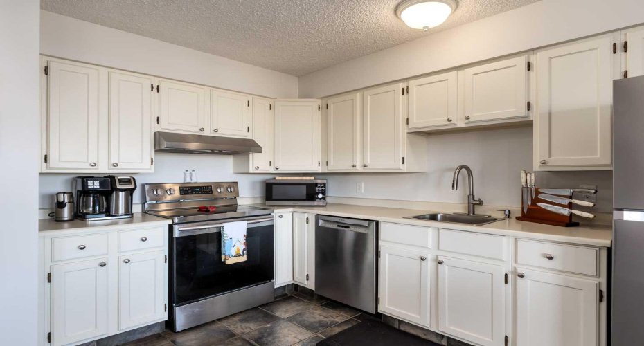 80 Point Mckay Crescent, Calgary, Alberta T3B 0L9, 2 Bedrooms Bedrooms, ,2 BathroomsBathrooms,Residential,For Sale,Point Mckay,A2292597