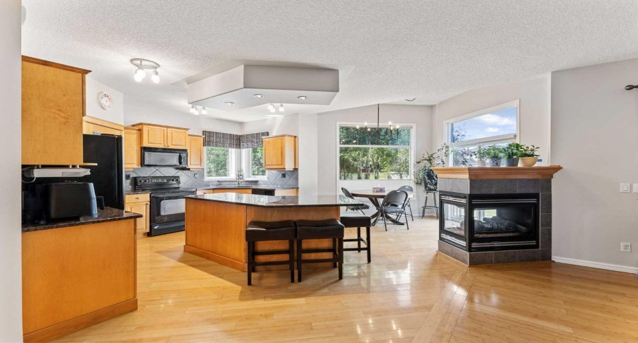 11 Simcoe Crescent, Calgary, Alberta T3H 4K6, 4 Bedrooms Bedrooms, ,4 BathroomsBathrooms,Residential,For Sale,Simcoe,A2292695