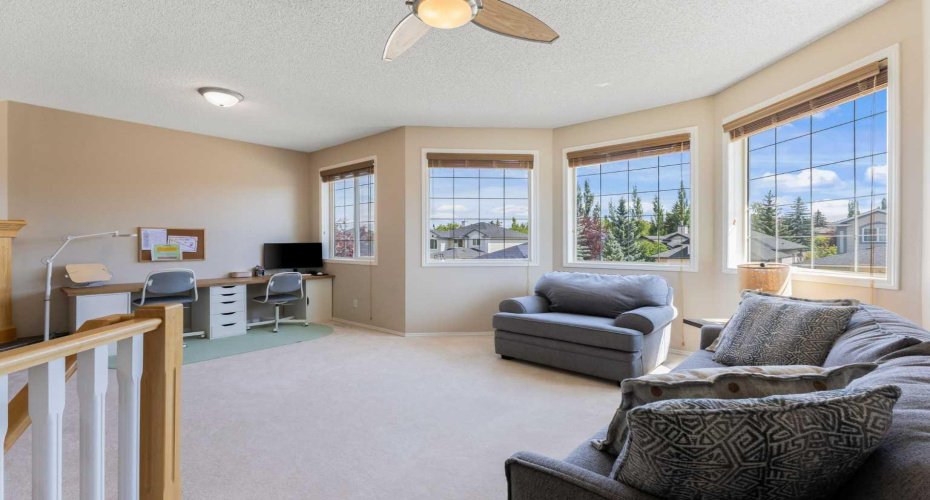 11 Simcoe Crescent, Calgary, Alberta T3H 4K6, 4 Bedrooms Bedrooms, ,4 BathroomsBathrooms,Residential,For Sale,Simcoe,A2292695