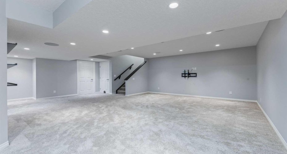 11 Simcoe Crescent, Calgary, Alberta T3H 4K6, 4 Bedrooms Bedrooms, ,4 BathroomsBathrooms,Residential,For Sale,Simcoe,A2292695