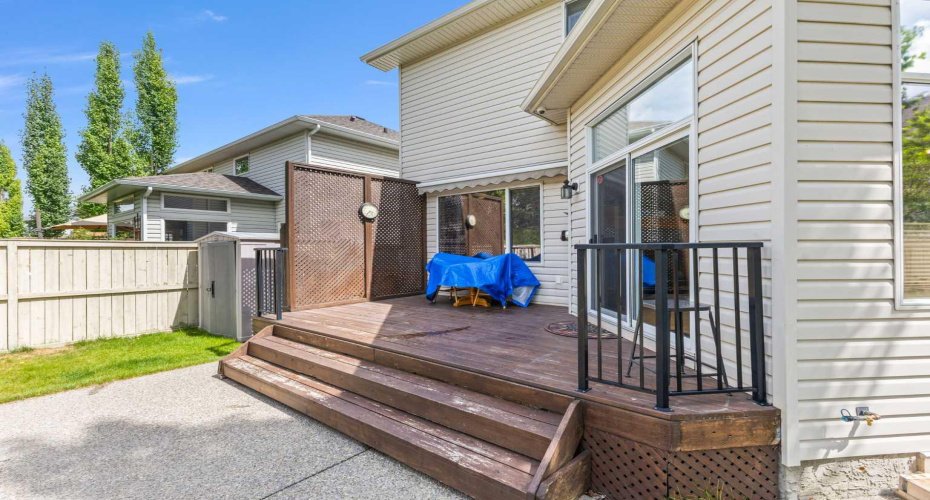 11 Simcoe Crescent, Calgary, Alberta T3H 4K6, 4 Bedrooms Bedrooms, ,4 BathroomsBathrooms,Residential,For Sale,Simcoe,A2292695