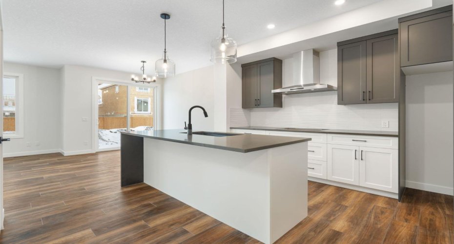 136 Southbow Village Way, Cochrane, Alberta T4C 3J9, 3 Bedrooms Bedrooms, ,3 BathroomsBathrooms,Residential,For Sale,Southbow Village,A2292762