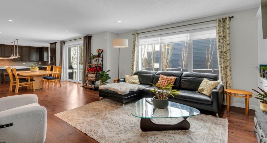 68 Westland Crescent, Calgary, Alberta T3H 0W1, 4 Bedrooms Bedrooms, ,4 BathroomsBathrooms,Residential,For Sale,Westland,A2290520