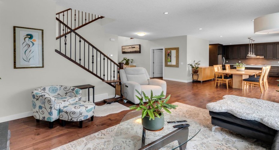 68 Westland Crescent, Calgary, Alberta T3H 0W1, 4 Bedrooms Bedrooms, ,4 BathroomsBathrooms,Residential,For Sale,Westland,A2290520