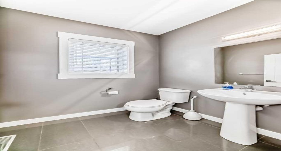 111 Rainbow Falls, Chestermere, Alberta T1X 0Z5, 3 Bedrooms Bedrooms, ,3 BathroomsBathrooms,Residential,For Sale,Rainbow Falls,A2290752