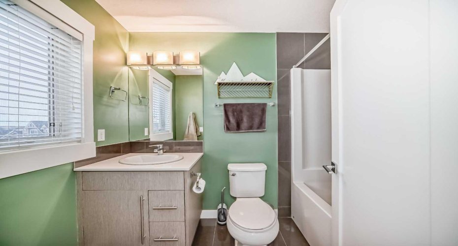 111 Rainbow Falls, Chestermere, Alberta T1X 0Z5, 3 Bedrooms Bedrooms, ,3 BathroomsBathrooms,Residential,For Sale,Rainbow Falls,A2290752