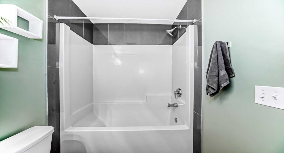 111 Rainbow Falls, Chestermere, Alberta T1X 0Z5, 3 Bedrooms Bedrooms, ,3 BathroomsBathrooms,Residential,For Sale,Rainbow Falls,A2290752