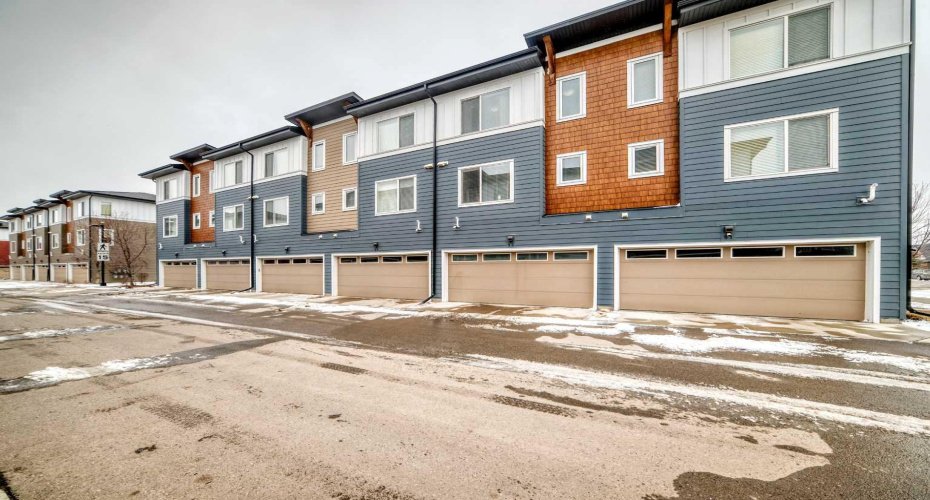 111 Rainbow Falls, Chestermere, Alberta T1X 0Z5, 3 Bedrooms Bedrooms, ,3 BathroomsBathrooms,Residential,For Sale,Rainbow Falls,A2290752