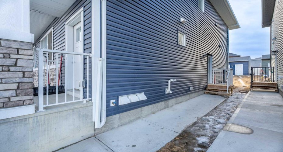 17 Creekstone Drive, Calgary, Alberta T2X 4Y2, 4 Bedroom Bedrooms, 0 ,4 BathroomBathrooms,Residential,For Sale,Creekstone,0,A2291782