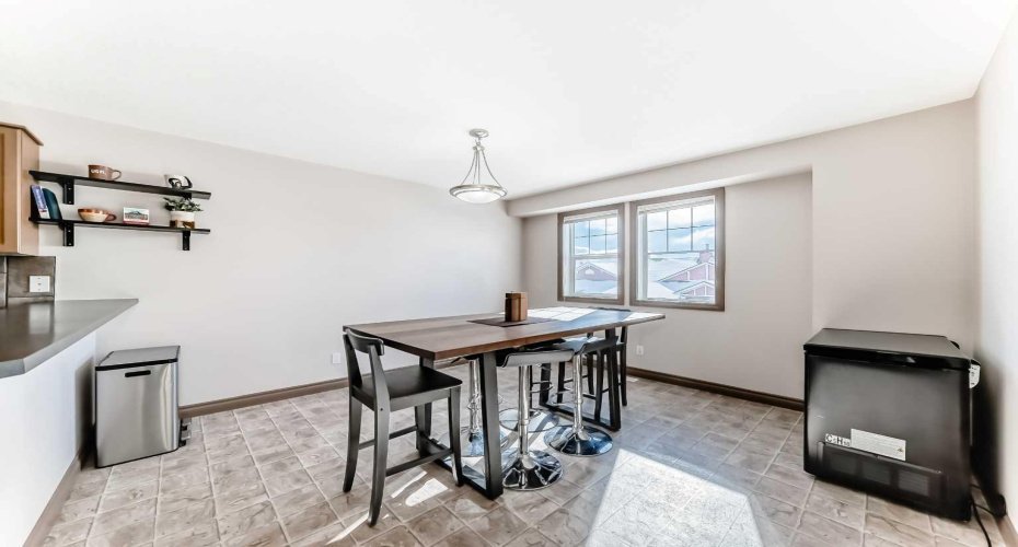 35 Tucker Circle, Okotoks, Alberta T1S 2J6, 2 Bedrooms Bedrooms, ,3 BathroomsBathrooms,Residential,For Sale,Tucker,A2291835