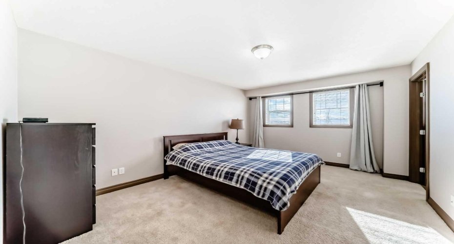 35 Tucker Circle, Okotoks, Alberta T1S 2J6, 2 Bedrooms Bedrooms, ,3 BathroomsBathrooms,Residential,For Sale,Tucker,A2291835