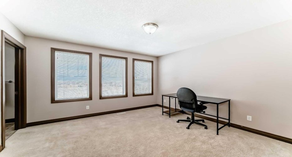 35 Tucker Circle, Okotoks, Alberta T1S 2J6, 2 Bedrooms Bedrooms, ,3 BathroomsBathrooms,Residential,For Sale,Tucker,A2291835