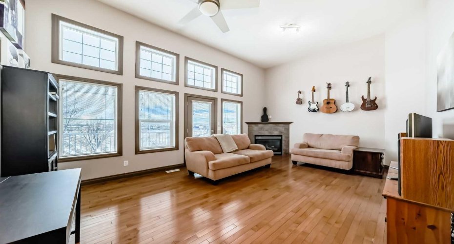 35 Tucker Circle, Okotoks, Alberta T1S 2J6, 2 Bedrooms Bedrooms, ,3 BathroomsBathrooms,Residential,For Sale,Tucker,A2291835