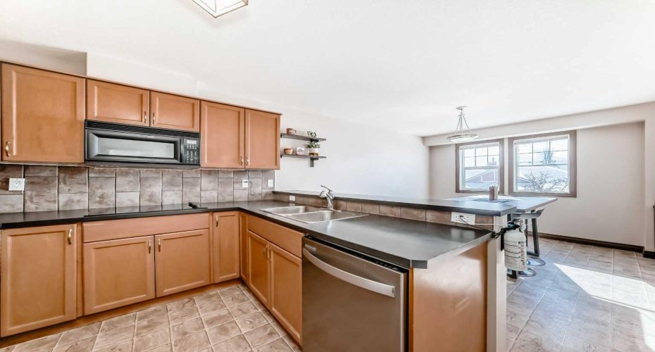 35 Tucker Circle, Okotoks, Alberta T1S 2J6, 2 Bedrooms Bedrooms, ,3 BathroomsBathrooms,Residential,For Sale,Tucker,A2291835