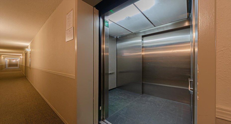 Elevator - Otis