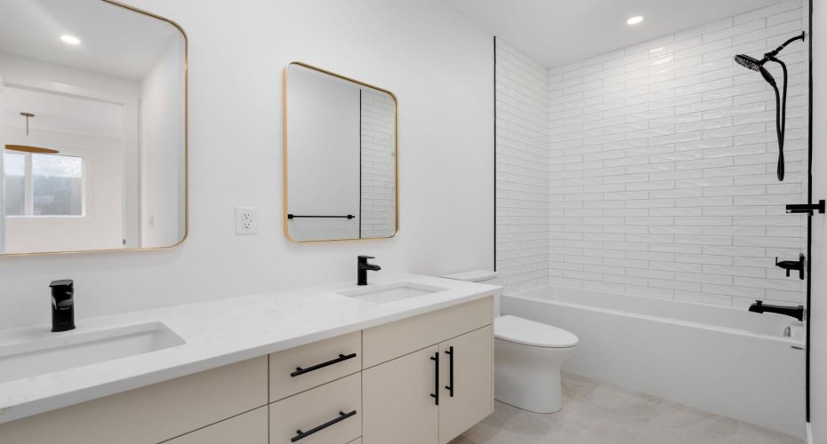 Secondary Bath with Dual Sinks
