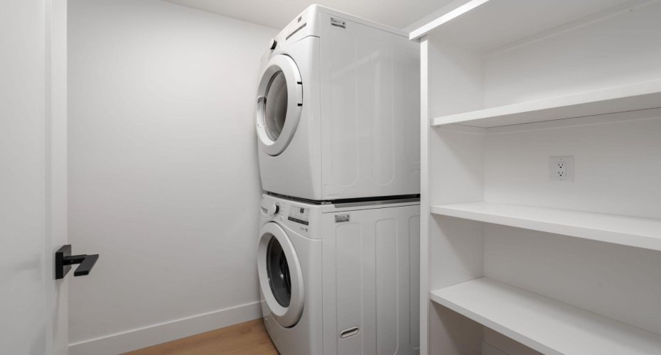 Laundry Room Suite
