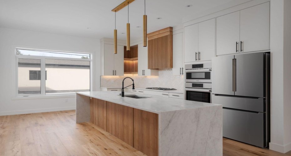 Oversized Rear Kitchen