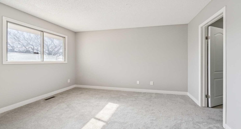 2519 38 Street, Calgary, Alberta t1y4w8, 2 Bedrooms Bedrooms, ,1 BathroomBathrooms,Residential,For Sale,38,A2291142