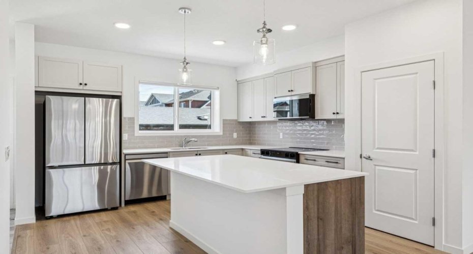 15 Emberside Park, Cochrane, Alberta T4C3H8, 3 Bedrooms Bedrooms, ,3 BathroomsBathrooms,Residential,For Sale,Emberside,A2292948