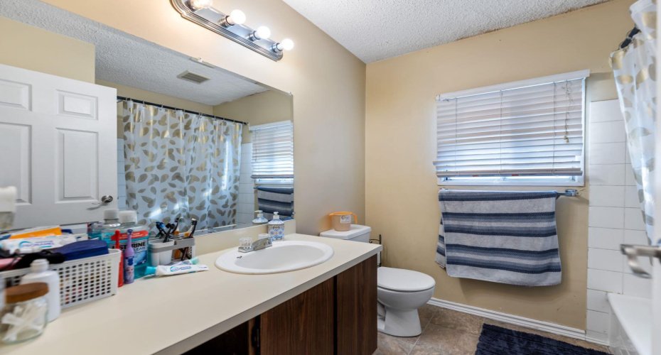 48 Falton Way, Calgary, Alberta t3j1k4, 4 Bedrooms Bedrooms, ,3 BathroomsBathrooms,Residential,For Sale,Falton,A2292949