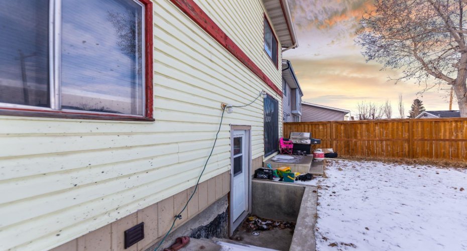 48 Falton Way, Calgary, Alberta t3j1k4, 4 Bedrooms Bedrooms, ,3 BathroomsBathrooms,Residential,For Sale,Falton,A2292949